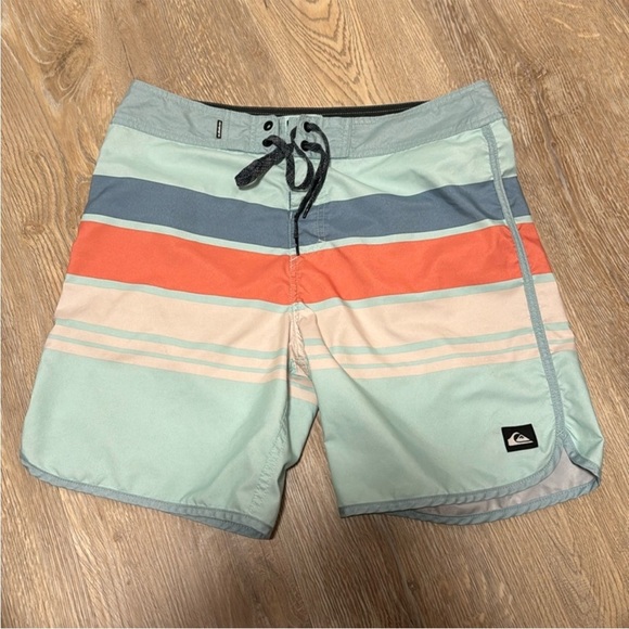 🍏Quicksilver - Retro Stripe Swim Trunks - 32 - Picture 1 of 5